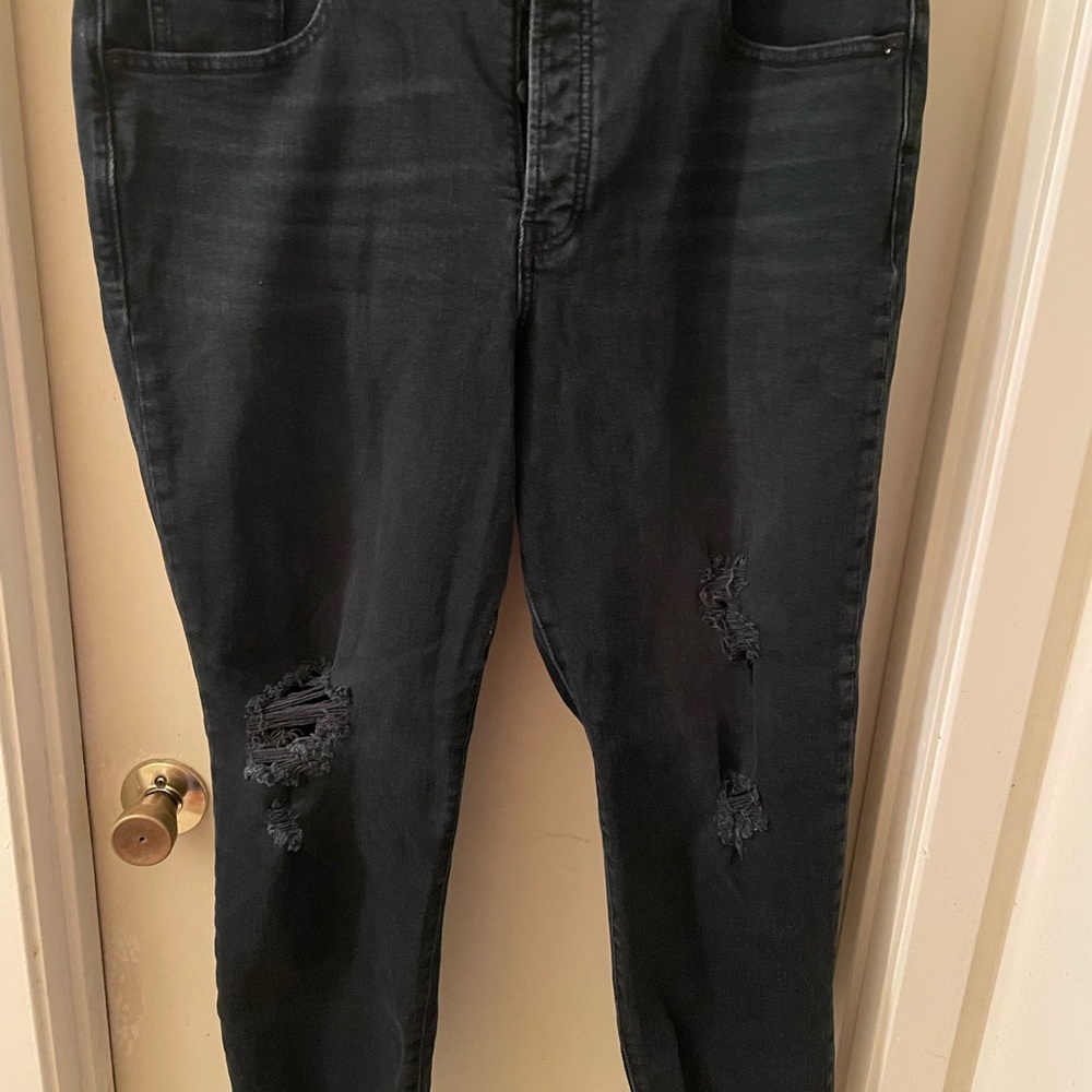 Old Navy Women’s Distressed Jeans